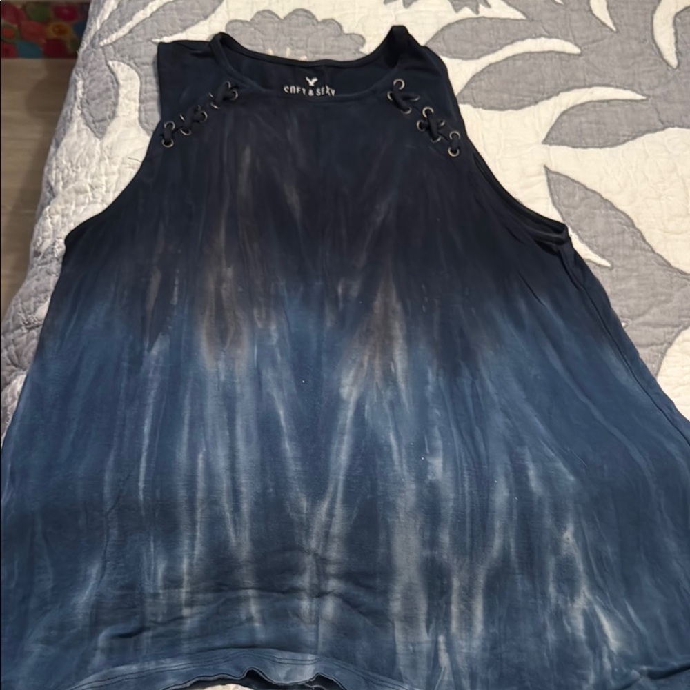 Blue Sleeveless Muscle Tee for Effortless Style